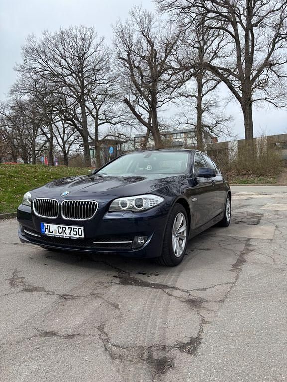 Gebraucht BMW 520 184 PS (135 kW) 2012 Blau Limousine