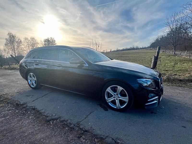 Gebraucht Mercedes E220 AMG 190 PS (139 kW) 2017 Schwarz Kombi