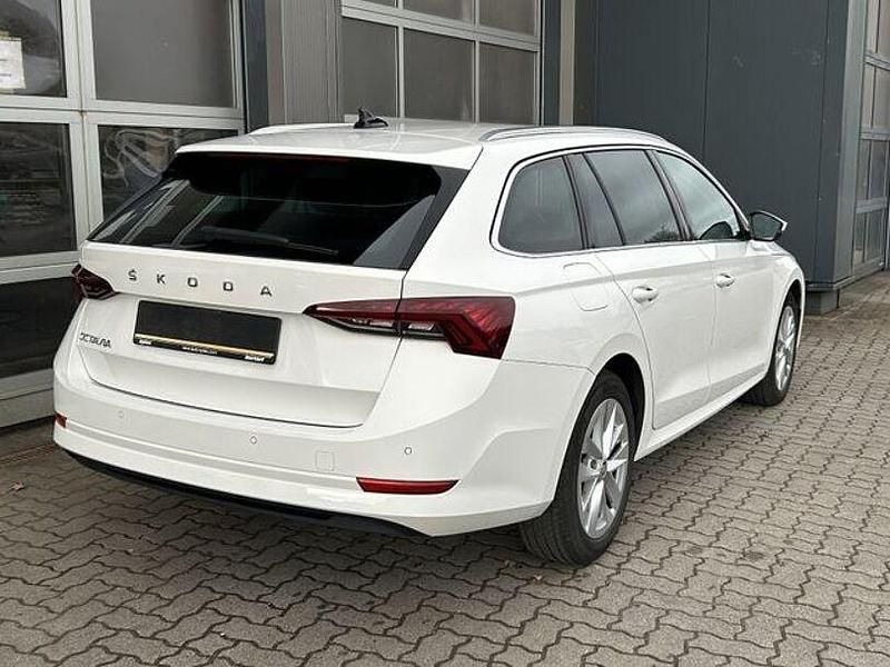 Gebraucht Skoda Octavia Style 116 PS (85 kW) 2023 Candyweiss Kombi