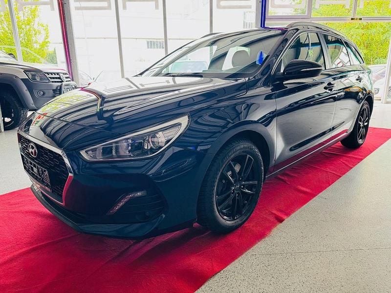 Gebraucht Hyundai i30 Passion 99 PS (72 kW) 2019 Blau Kombi