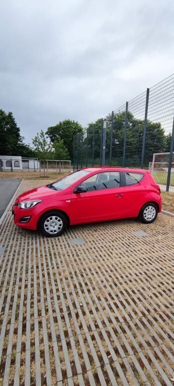 Rot Gebraucht 2012 Hyundai i20 Classic Kleinwagen | 1.999 € (Superpreis) - Bild 1/4