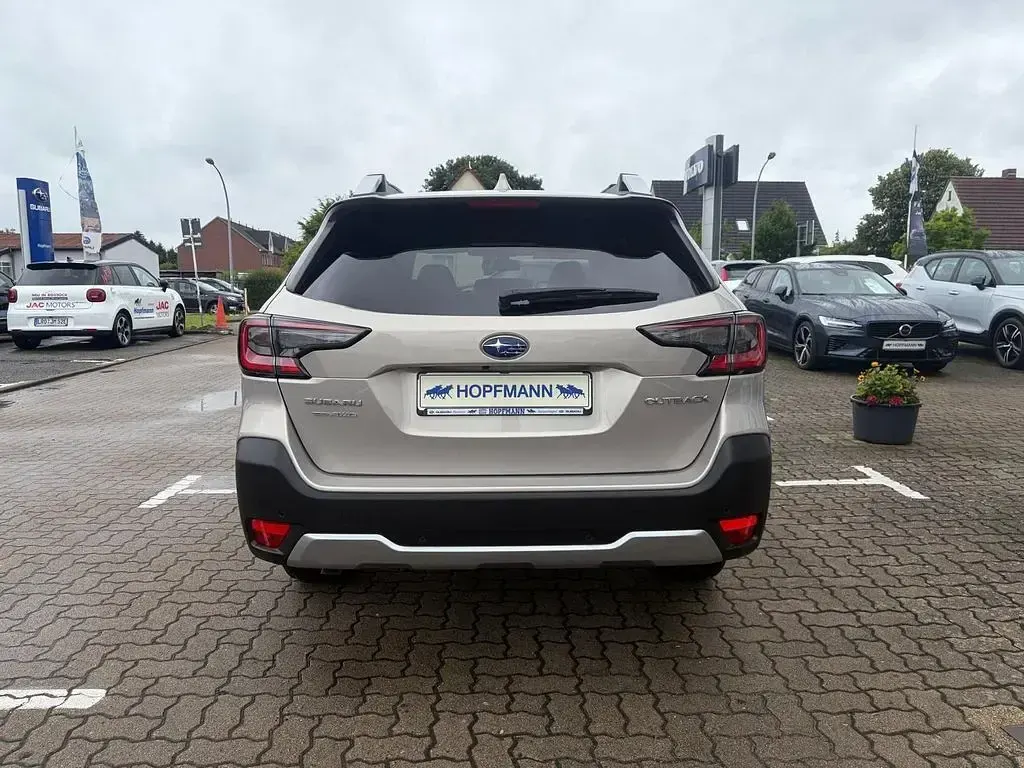 Neu Subaru Outback Platinum 169 PS (124 kW) 2026 Beige Limousine