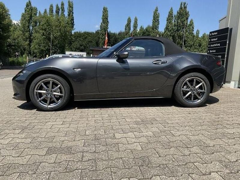 Neu Mazda MX5 Exclusive-Line 132 PS (97 kW) 2025 Machine gray Cabrio