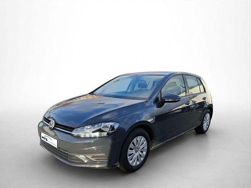 Gebraucht VW Golf VII Trendline 116 PS (85 kW) 2020 Grau Limousine