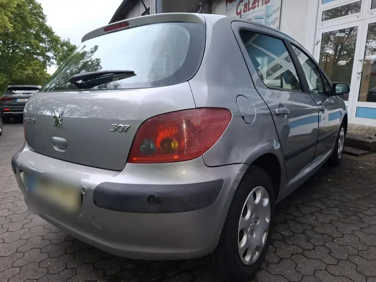Gebraucht Peugeot 307 109 PS (80 kW) 2005 Silber Limousine