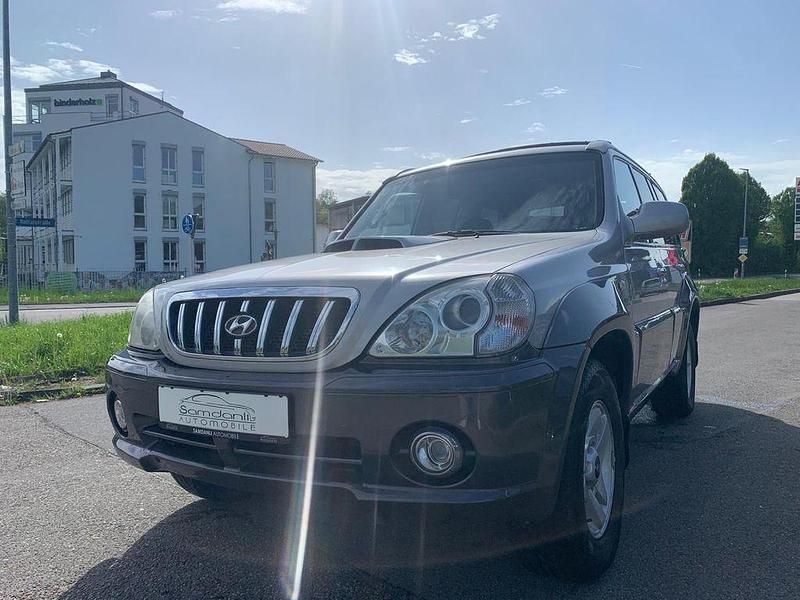 Grau Gebraucht 2004 Hyundai Terracan SUV | 6.350 € (Fairer Preis) - Bild 1/4