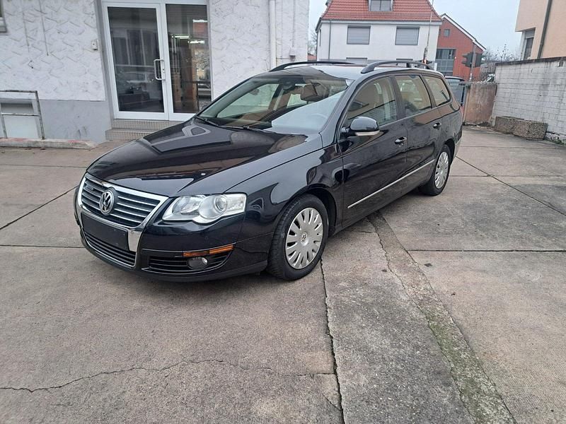 Schwarz Gebraucht 2008 VW Passat Kombi | 2.680 € (Teuer) - Bild 1/4