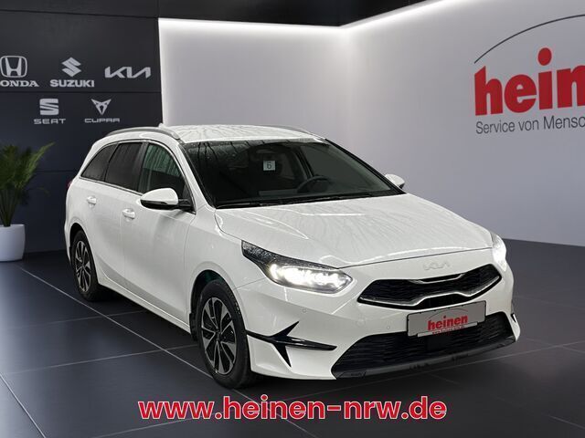 Gebraucht Kia Ceed 140 PS (102 kW) 2024 Andere farbe Kleinwagen