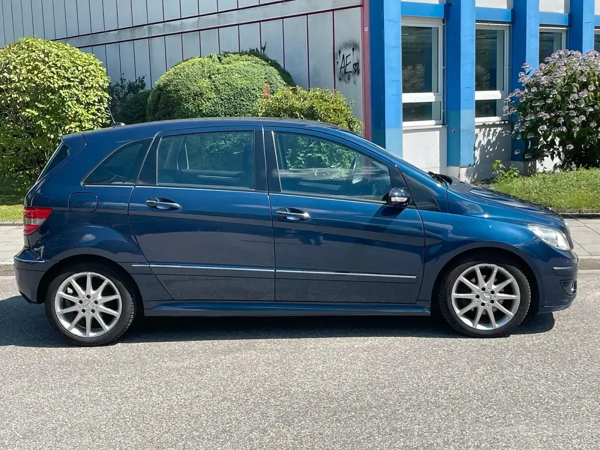 Gebraucht Mercedes B180 109 PS (80 kW) 2006 Blau Van / Kleinbus