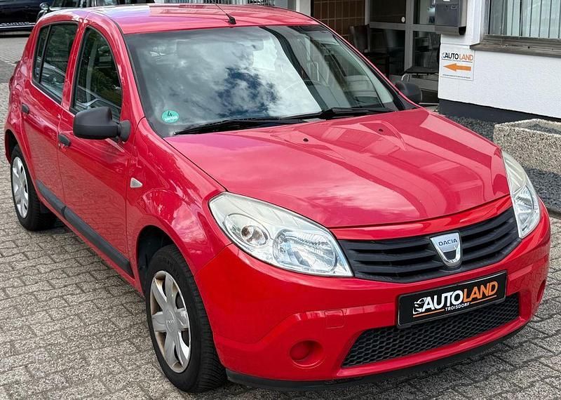 Rot Gebraucht 2010 Dacia Sandero Ambiance Kleinwagen | 3.499 € (Teuer) - Bild 1/4