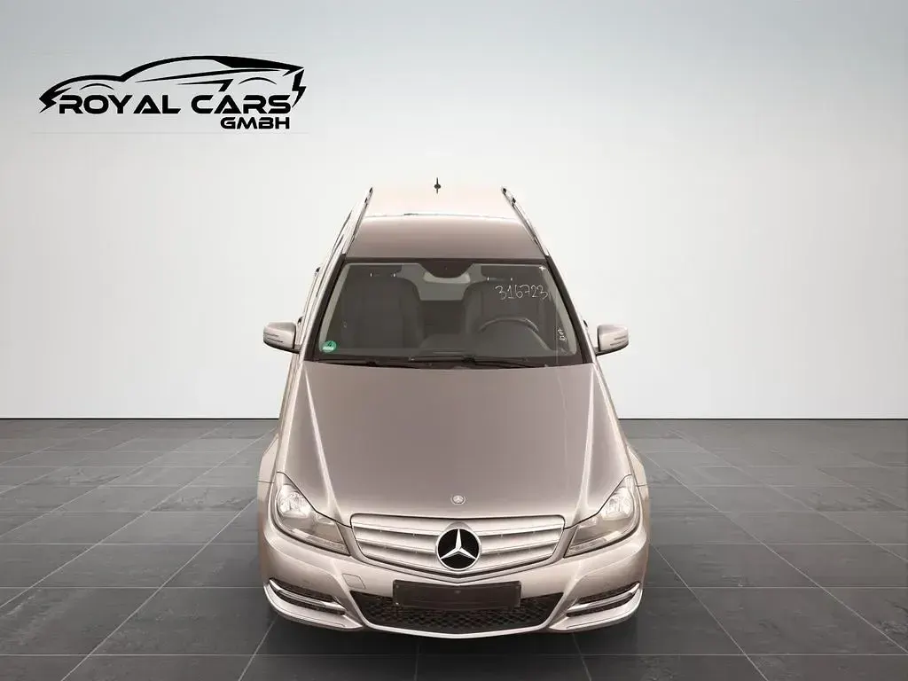 Gebraucht Mercedes C180 Avantgarde 156 PS (114 kW) 2014 Silber Kombi