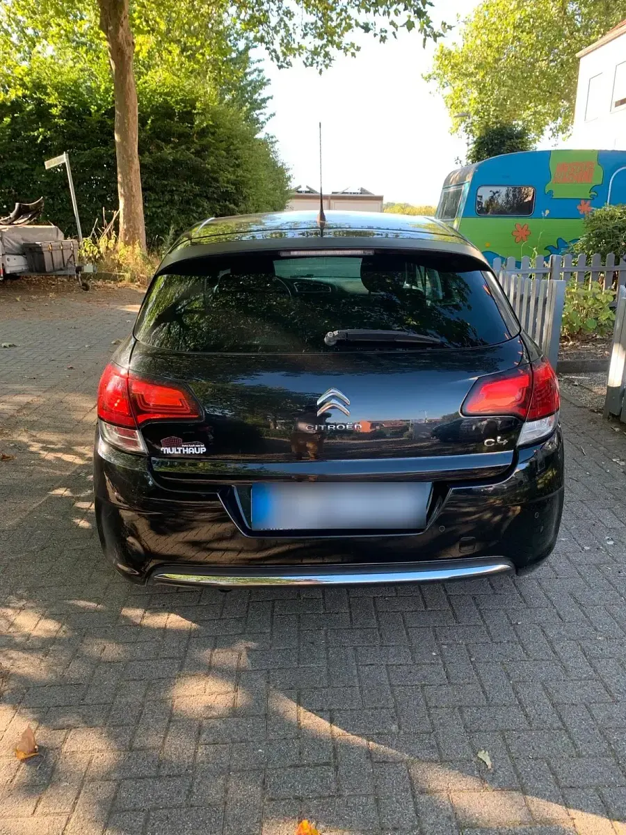 Gebraucht Citroën C4 SELECTION 131 PS (96 kW) 2015 Schwarz Limousine