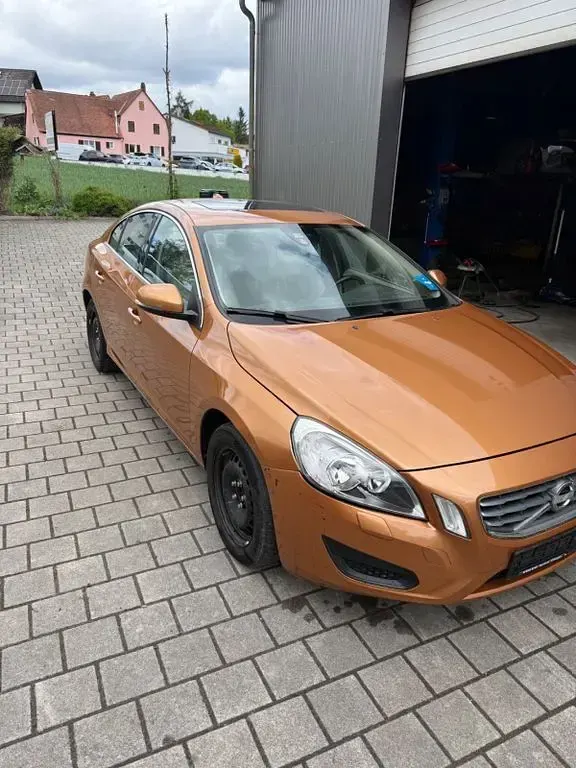 Gebraucht Volvo S60 163 PS (119 kW) 2011 Braun Limousine