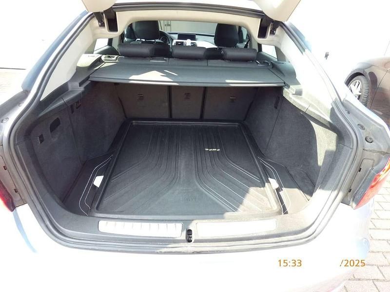 Blau Gebraucht 2013 BMW 320 Gran Turismo Sport Line Limousine | 9.490 € (Fairer Preis) - Bild 1/4
