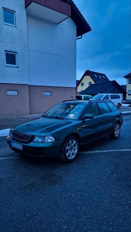 Gebraucht Audi A4 125 PS (91 kW) 1997 Grün Kombi