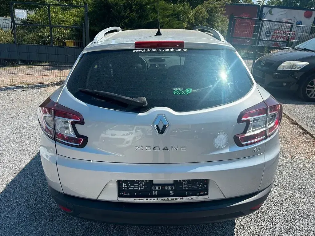 Gebraucht Renault Mégane Expression 110 PS (80 kW) 2012 Grau Limousine