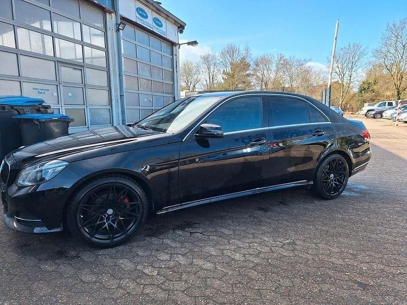 Usata Mercedes E220 170 CV (125 kW) 2015 Nero Berlina