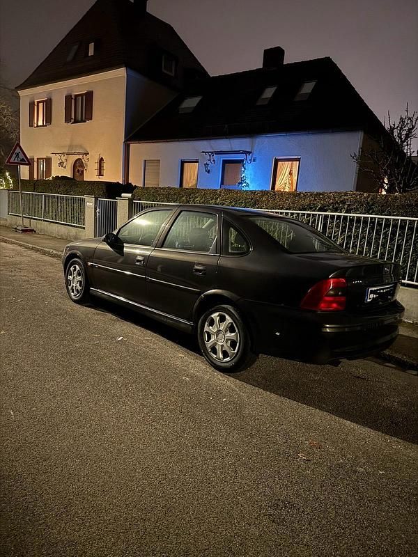 Gebraucht Opel Vectra 101 PS (74 kW) 2000 Schwarz Limousine