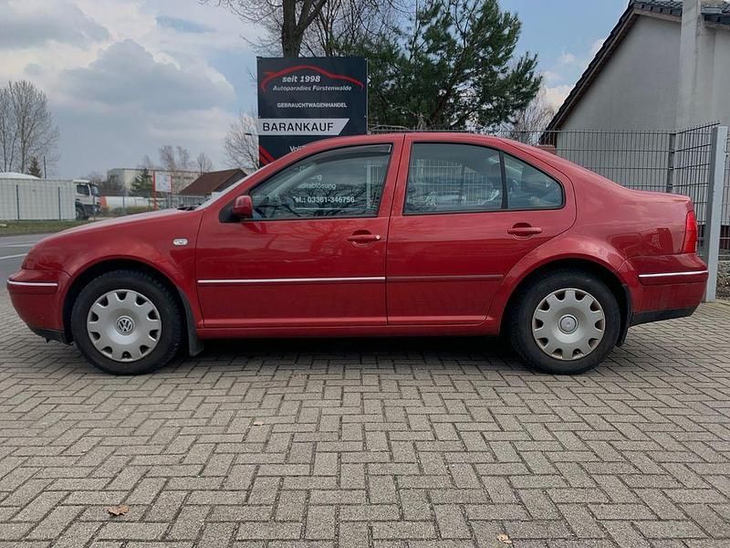 Rot Gebraucht 2001 VW Bora Limousine | 1.500 € (Superpreis) - Bild 1/4