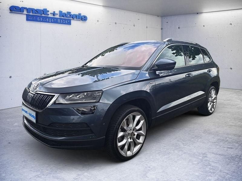 Grau Gebraucht 2020 Skoda Karoq SUV | 23.490 € (Etwas zu teuer) - Bild 1/4