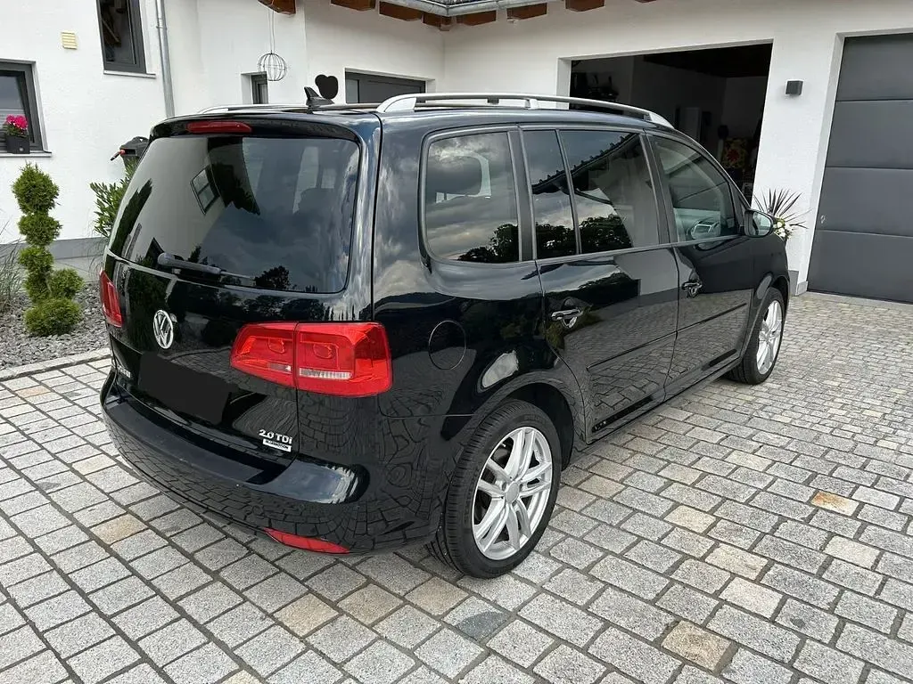 Gebraucht VW Touran Comfortline 140 PS (102 kW) 2015 Schwarz Van / Kleinbus
