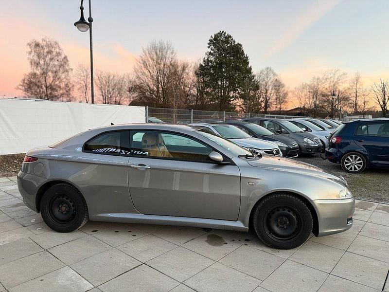 Gebraucht Alfa Romeo GT Distinctive 166 PS (122 kW) 2009 Grau Coupé