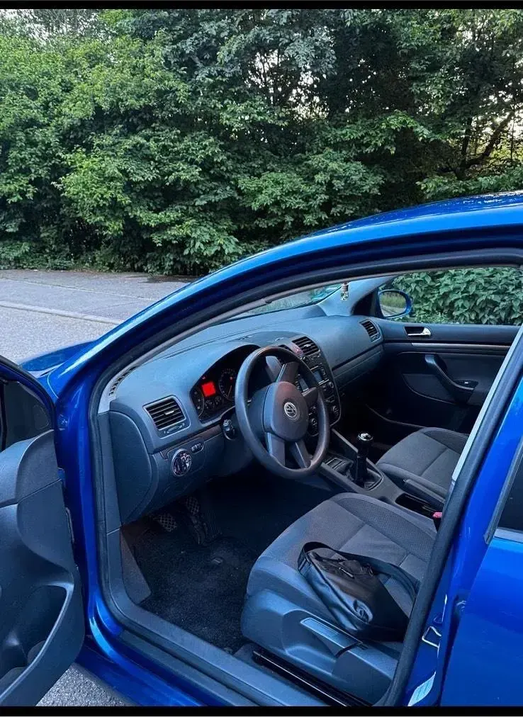 Gebraucht VW Golf V 75 PS (55 kW) 2005 Blau Kleinwagen