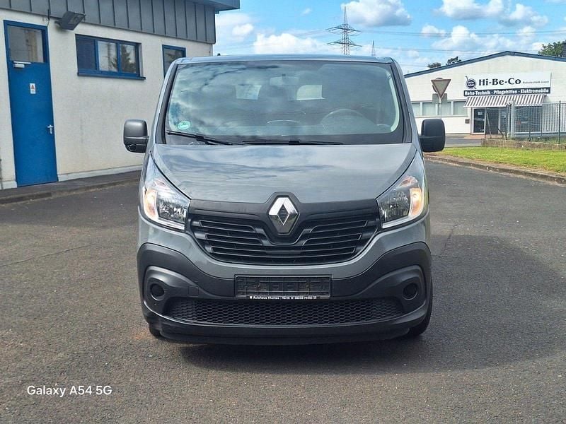 Grau Gebraucht 2015 Renault Trafic Komfort Van | 7.899 € (Superpreis) - Bild 1/4