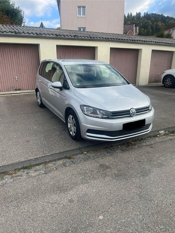 Silber Gebraucht 2016 VW Touran Comfortline Van / Kleinbus | 10.500 € (Superpreis) - Bild 1/4