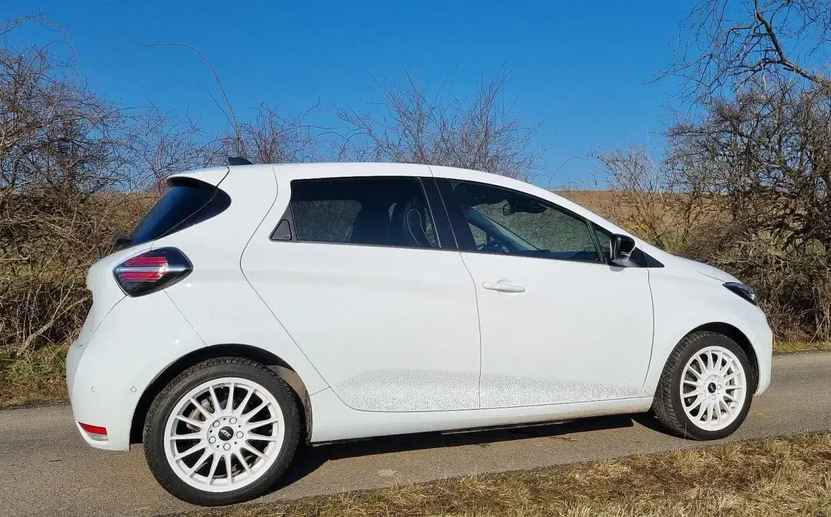 Gebraucht Renault Zoe Iconic 100 kW (136 PS) 2023 Weiß Kleinwagen