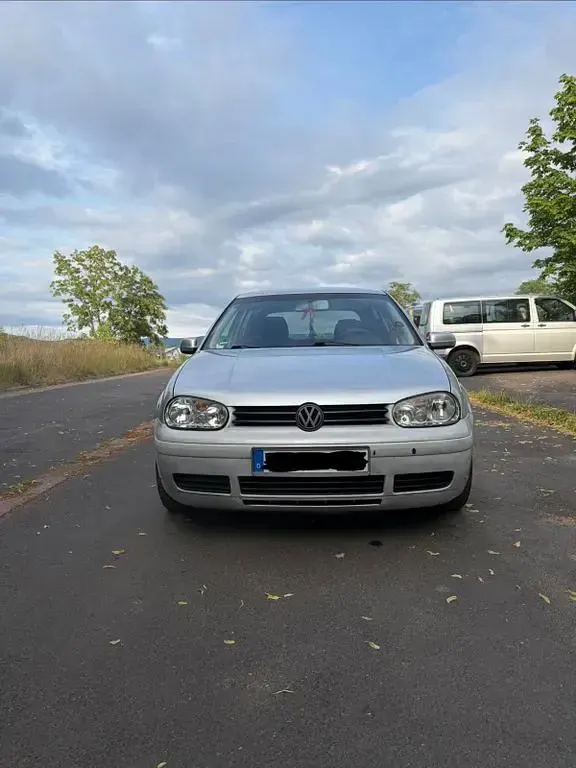 Gebraucht VW Golf IV Edition 105 PS (77 kW) 2001 Silber Limousine