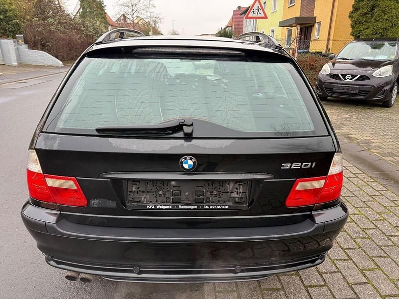 Gebraucht BMW 320 Lifestyle 170 PS (125 kW) 2005 Schwarz Kombi