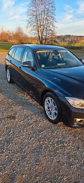 Gebraucht BMW 320 Efficient Dynamics 164 PS (120 kW) 2014 Blau Kombi