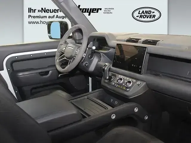Gebraucht Land Rover Defender Black Edition 525 PS (386 kW) 2022 Weiß SUV