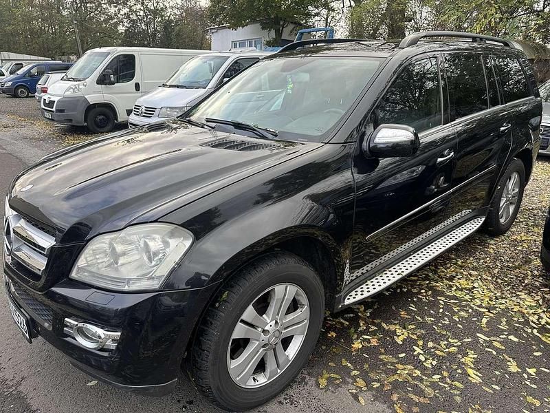Obsidianschwarz Gebraucht 2009 Mercedes GL450 SUV | 11.900 € (Fairer Preis) - Bild 1/4