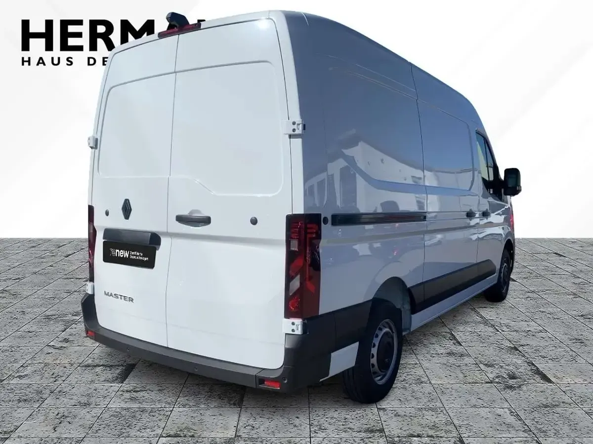 Nowe Renault Master 131 KM (96 kW) 2025 Biały Minivan