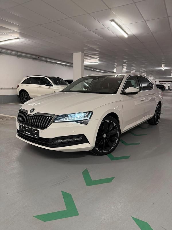 Gebraucht Skoda Superb Ambition 190 PS (139 kW) 2020 Weiß Limousine
