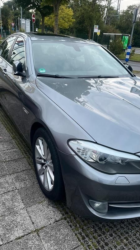 Second-hand BMW 525 218 CP (160 kW) 2013 Argintiu Berlinǎ