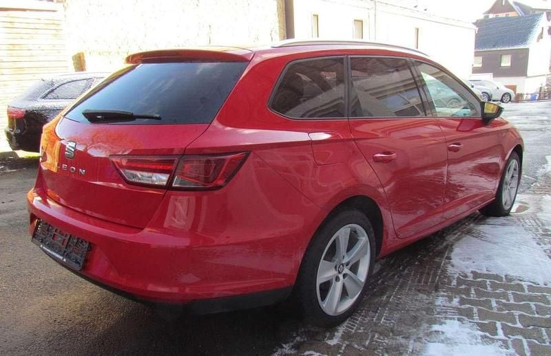 Gebraucht Seat Leon Style 150 PS (110 kW) 2016 Rot Limousine