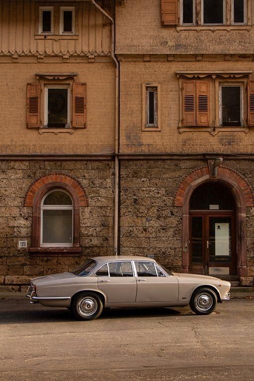 Używany Jaguar XJ6 181 KM (133 kW) 1972 Szary Sedan/Limuzyna