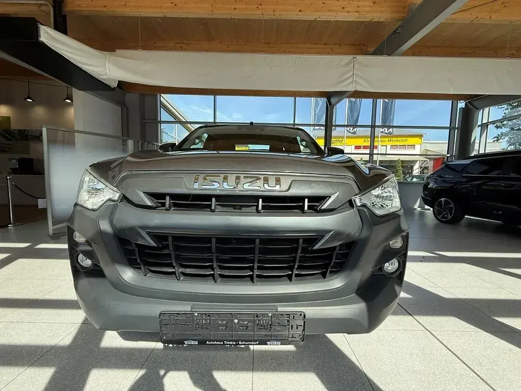 Occasion Isuzu D-Max 163 ch (119 kW) 2022 Gris Pick-up