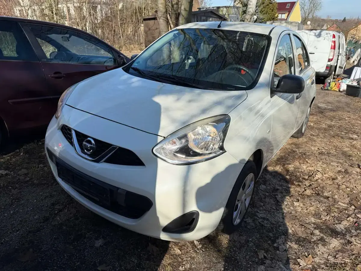 Gebraucht Nissan Micra Visia 80 PS (58 kW) 2015 White pearl (m) Kleinwagen