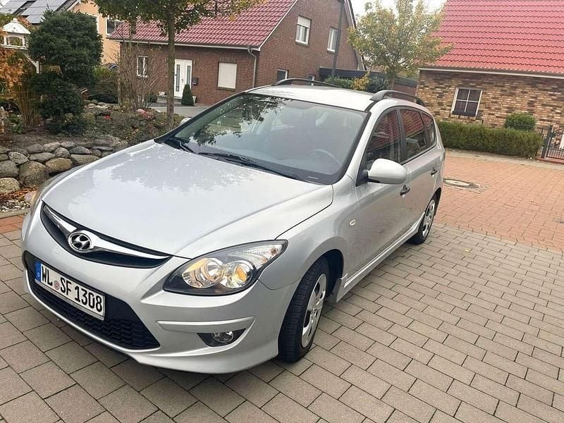 Gebraucht Hyundai i30 Classic 109 PS (80 kW) 2010 Grau Kombi