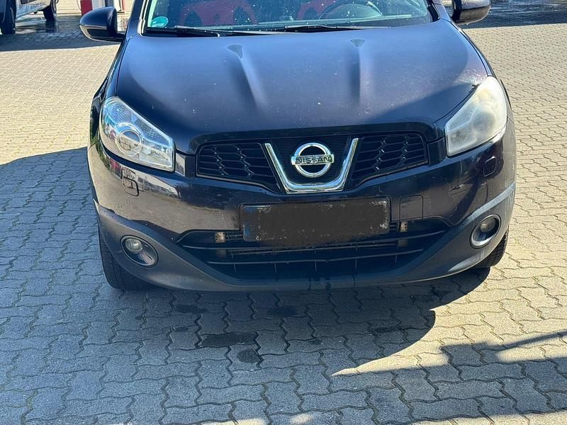 Schwarz Gebraucht 2011 Nissan Qashqai +2 SUV | 8.299 € (Fairer Preis) - Bild 1/4