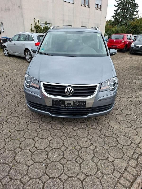 Grau Gebraucht 2009 VW Touran Conceptline Van / Kleinbus | 2.150 € (Superpreis) - Bild 1/4