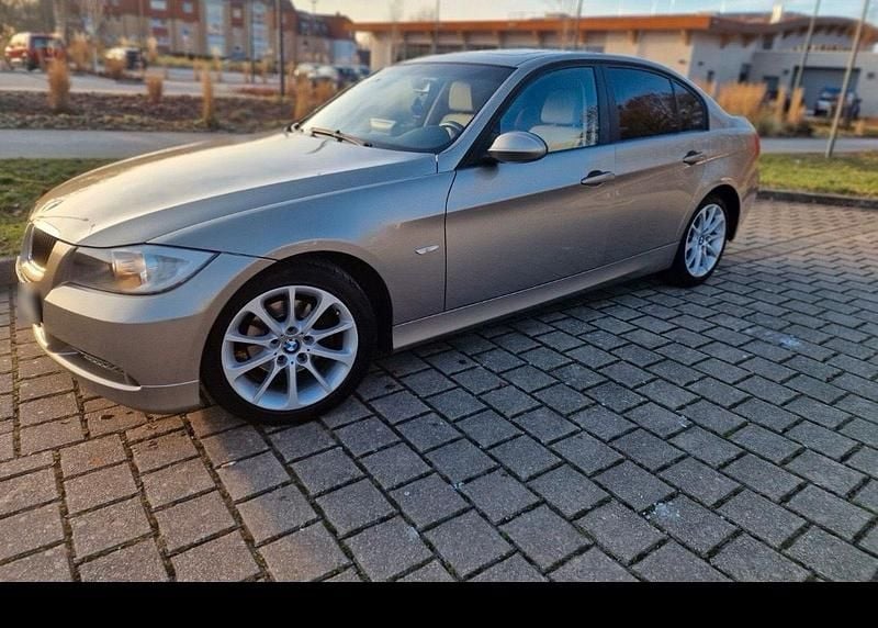 Gebraucht BMW 320 170 PS (125 kW) 2008 Beige Limousine