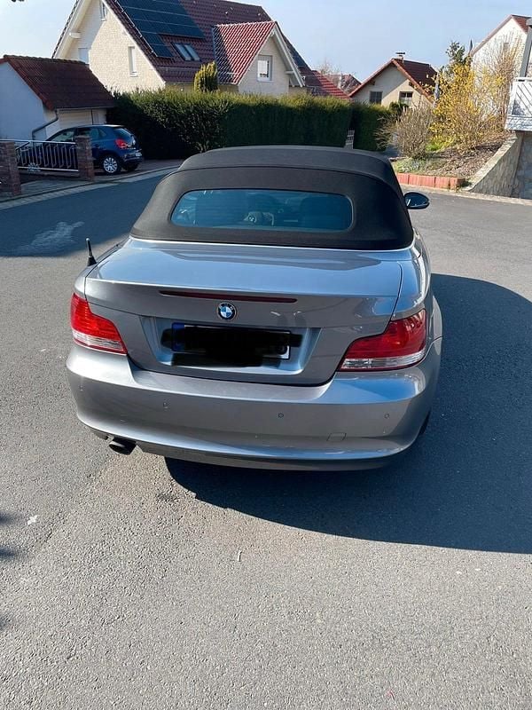 Gebraucht BMW 123 Cabriolet 204 PS (150 kW) 2009 Grau Cabrio