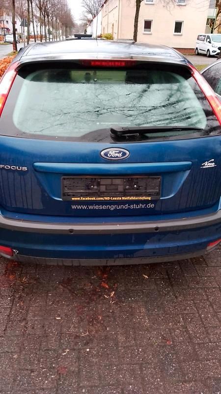Gebraucht Ford Focus 101 PS (74 kW) 2006 Blau Kleinwagen
