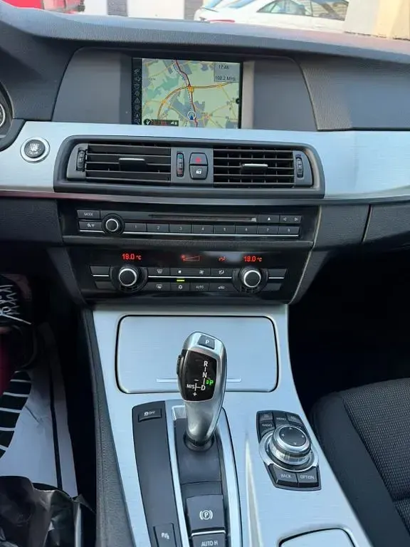 Gebraucht BMW 523 204 PS (150 kW) 2010 Grau Limousine