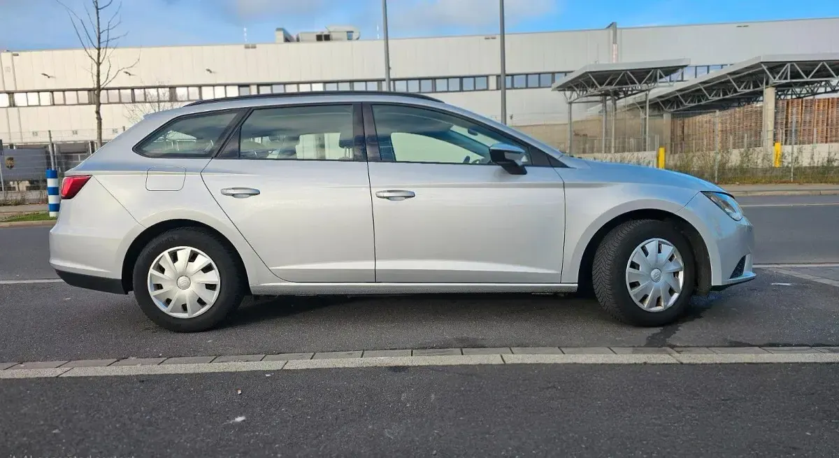 Käytetty Seat Leon Reference 86 HP (63 kW) 2016 Hopea Farmari